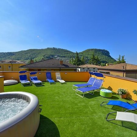 Готель La Terrazza Sul Гарда Екстер'єр фото